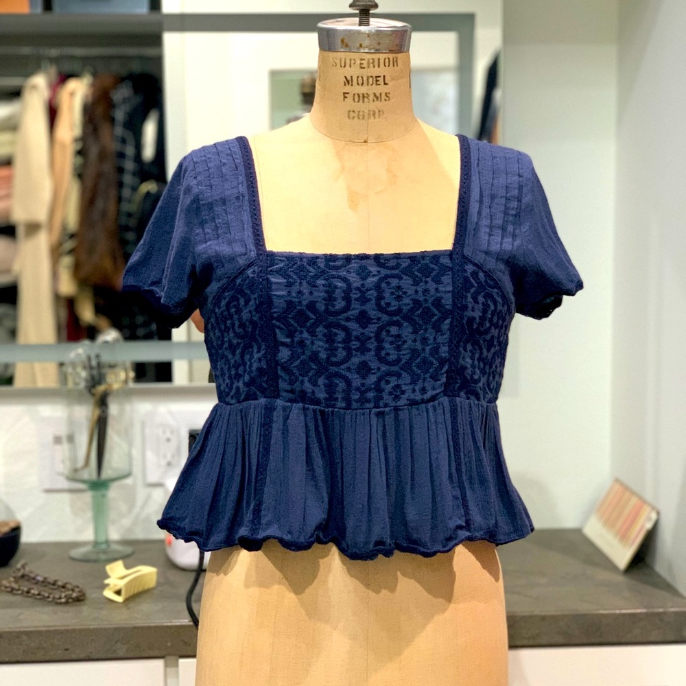 American Eagle crop top